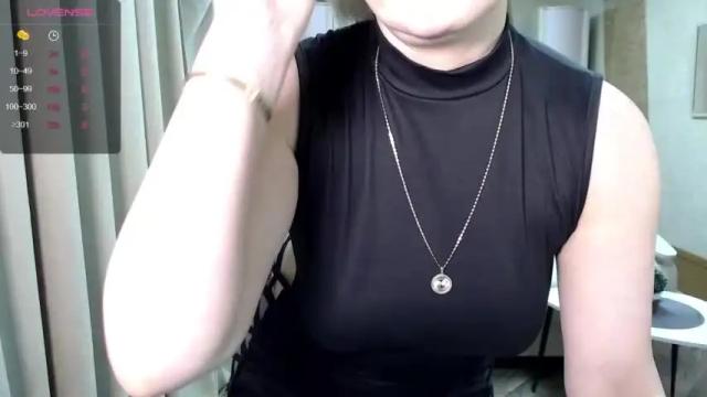 Image 10 of blondebrilliant Stream on Chaturbate on 14 months ago