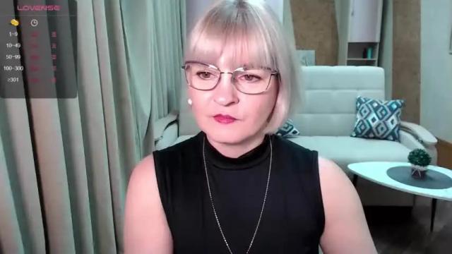 Image 7 of blondebrilliant Stream on Chaturbate on 14 months ago
