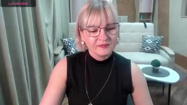 Image 6 of blondebrilliant Stream on Chaturbate on 14 months ago