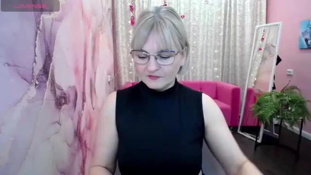Image 10 of blondebrilliant Stream on Chaturbate on 14 months ago