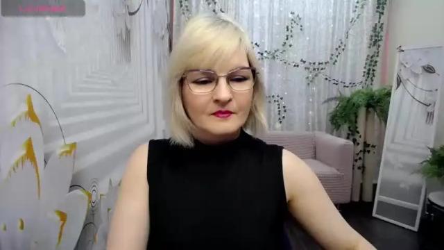 Image 4 of blondebrilliant Stream on Chaturbate on 12 months ago