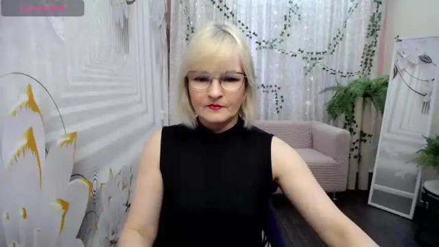 Image 7 of blondebrilliant Stream on Chaturbate on 12 months ago