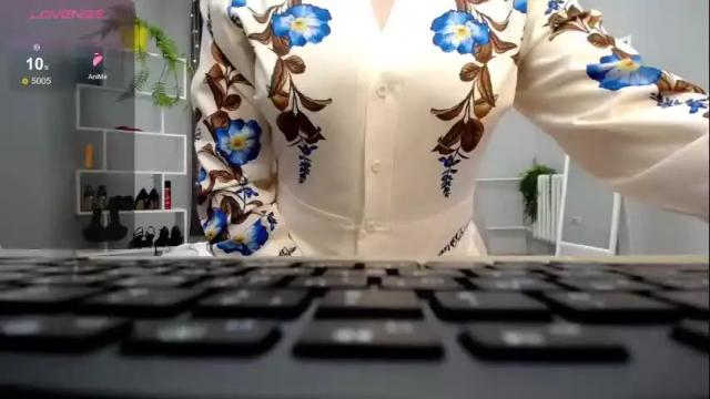 Image 6 of blondebrilliant Stream on Chaturbate on 3 months ago