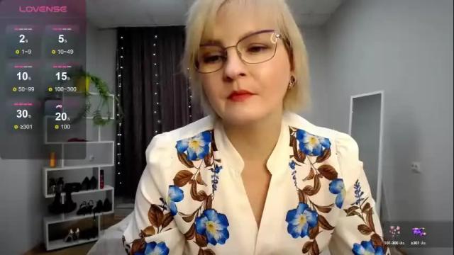 Image 7 of blondebrilliant Stream on Chaturbate on 3 months ago