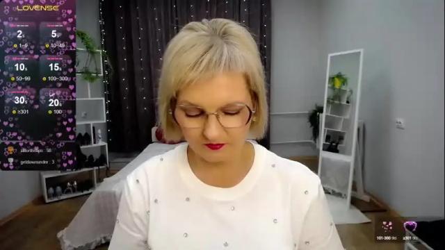Image 3 of blondebrilliant Stream on Chaturbate on 1 month ago