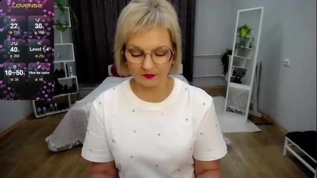 Image 6 of blondebrilliant Stream on Chaturbate on 1 month ago