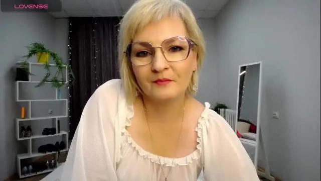 Image 12 of blondebrilliant Stream on Chaturbate on 12 days ago