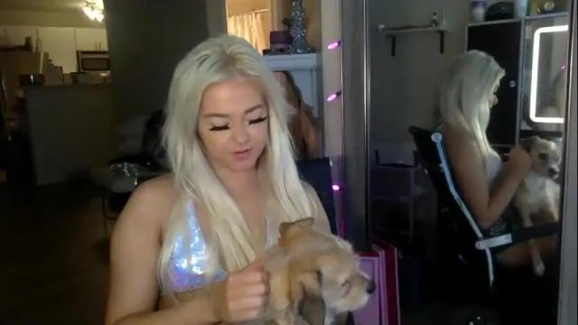 Image 4 of blondebunnyx1 Stream on Chaturbate on 23 months ago
