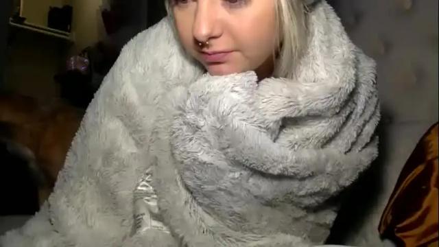 Image 2 of blondebunnyx1 Stream on Chaturbate on 23 months ago