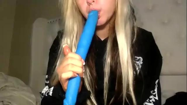 Image 7 of blondebunnyx1 Stream on Chaturbate on 22 months ago