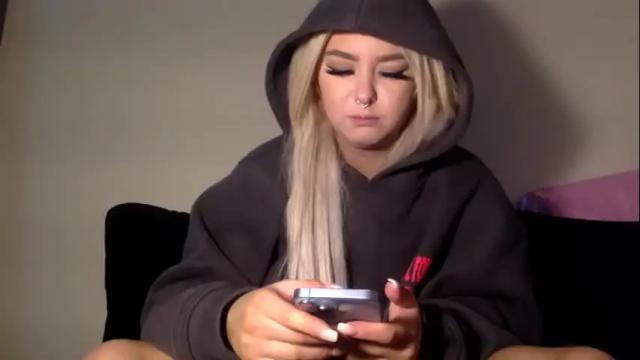 Thumbnail 3, blondebunnyx1's Stream at Chaturbate, 21 months ago