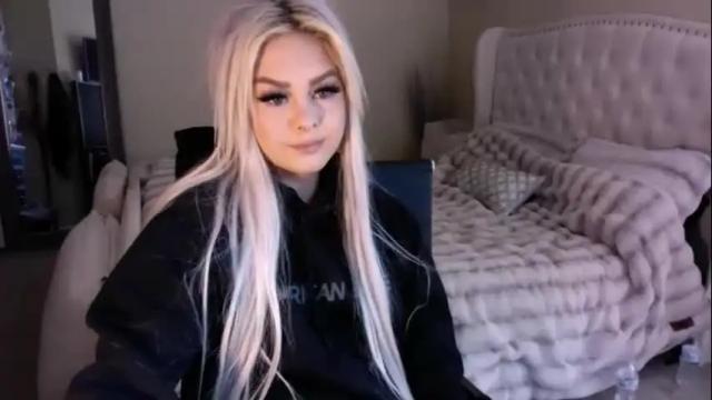 Image 10 of blondebunnyx1 Stream on Chaturbate on 19 months ago