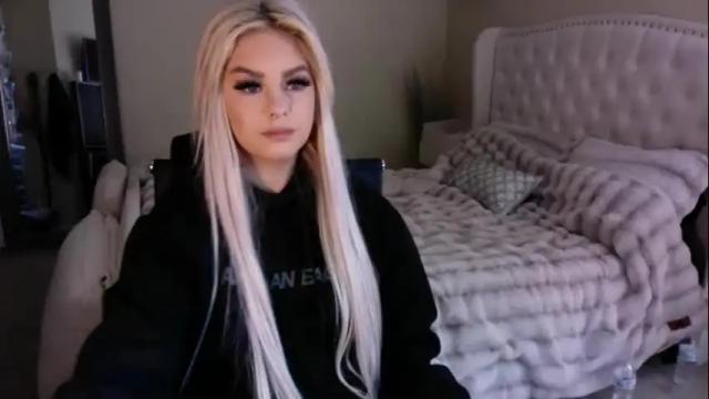 Thumbnail 3, blondebunnyx1's Stream at Chaturbate, 19 months ago