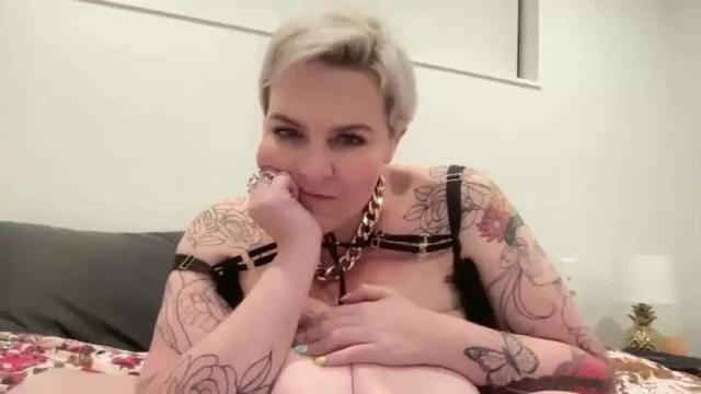Image 11 of blondejj Stream on Chaturbate on 17 months ago