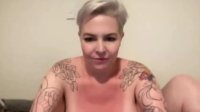 Image 8 of blondejj Stream on Chaturbate on 16 months ago