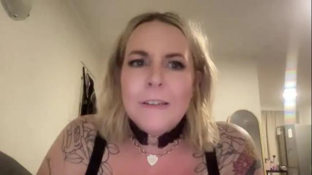 Image 12 of blondejj Stream on Chaturbate on 2 months ago