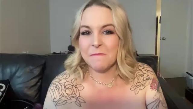 Image 4 of blondejj Stream on Chaturbate on 2 months ago