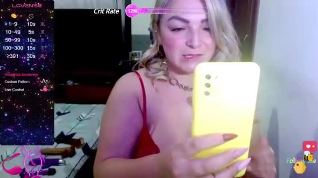 Image 1 of blondemilfhot Stream on Chaturbate on 26 months ago