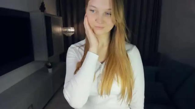 Image 4 of blondie_alice_ Stream on Chaturbate on 16 months ago