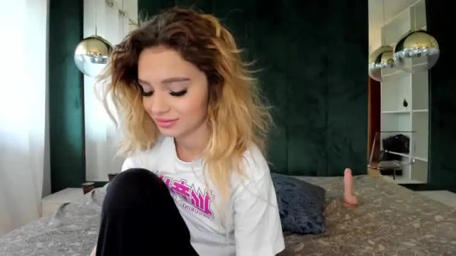 Thumbnail 2, blondie_quinn's Stream at Chaturbate, 13 months ago