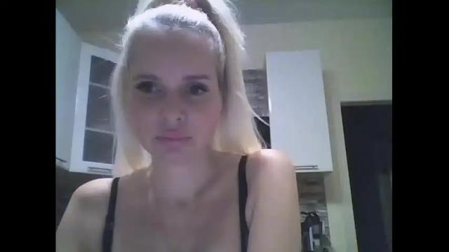 Image 4 of blondie_swan Stream on Chaturbate on 19 months ago