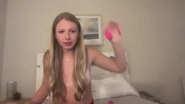 Image 4 of blondiecleamae Stream on Chaturbate on 4 months ago