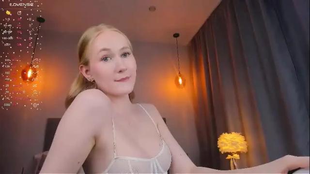 Image 11 of blondiemermaid Stream on Chaturbate on 3 days ago