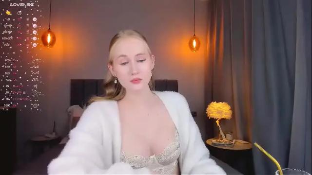 Image 11 of blondiemermaid Stream on Chaturbate on 1 month ago