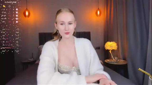 Image 6 of blondiemermaid Stream on Chaturbate on 1 month ago