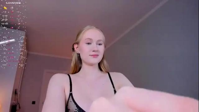 Image 4 of blondiemermaid Stream on Chaturbate on 28 days ago