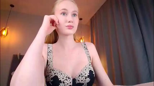 Image 6 of blondiemermaid Stream on Chaturbate on 2 months ago
