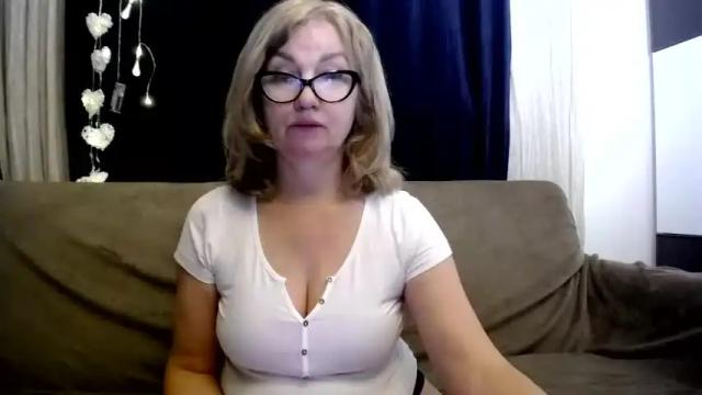Image 2 of blondwoman Stream on Chaturbate on 15 months ago