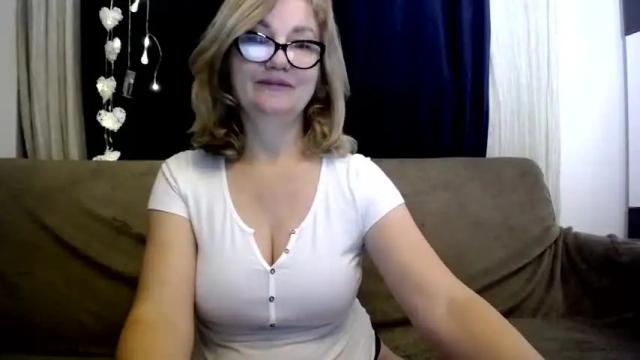 Image 6 of blondwoman Stream on Chaturbate on 15 months ago