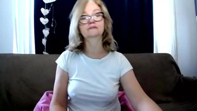 Image 2 of blondwoman Stream on Chaturbate on 14 months ago