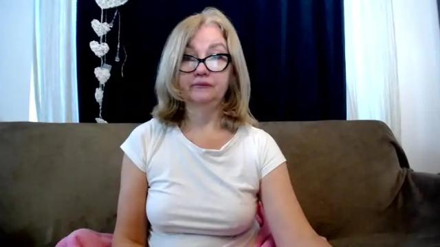 Image 2 of blondwoman Stream on Chaturbate on 14 months ago