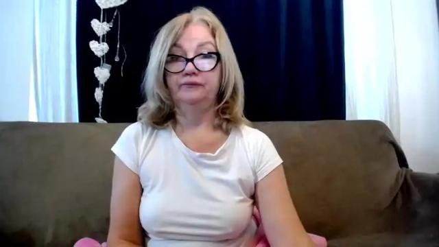 Image 7 of blondwoman Stream on Chaturbate on 14 months ago