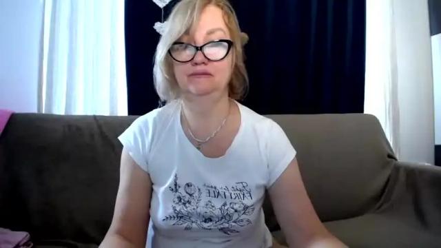 Image 4 of blondwoman Stream on Chaturbate on 13 months ago