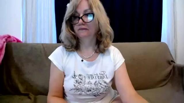 Image 2 of blondwoman Stream on Chaturbate on 13 months ago