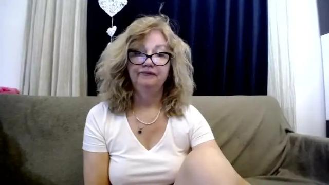 Image 11 of blondwoman Stream on Chaturbate on 13 months ago