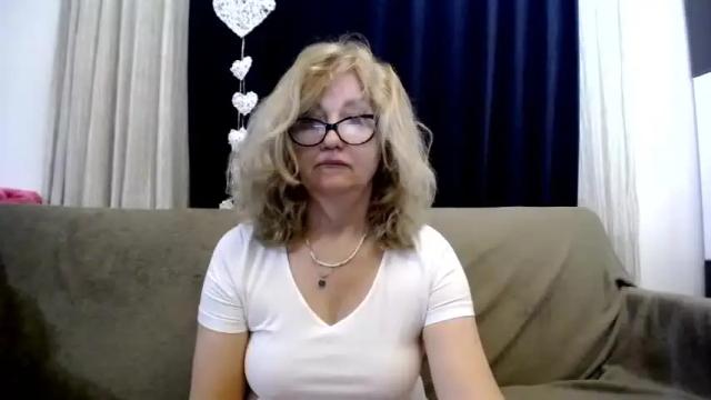 Image 6 of blondwoman Stream on Chaturbate on 13 months ago