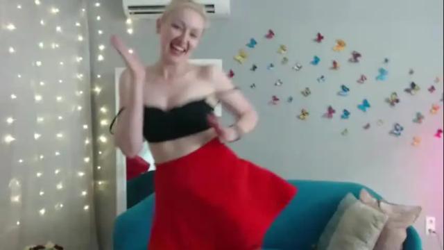Image 7 of blondy_mom Stream on Chaturbate on 1 month ago