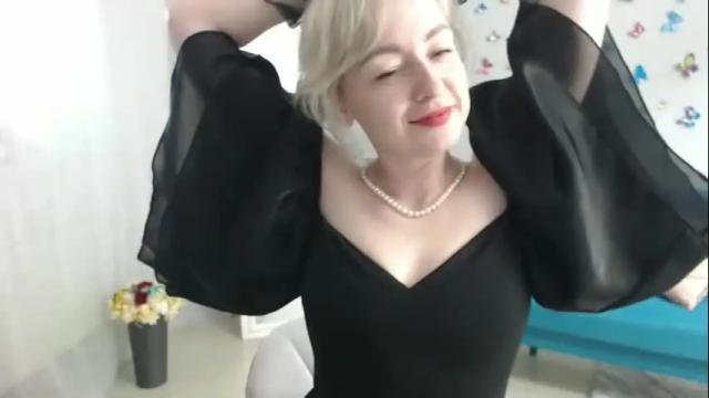 Image 4 of blondy_mom Stream on Chaturbate on 1 month ago