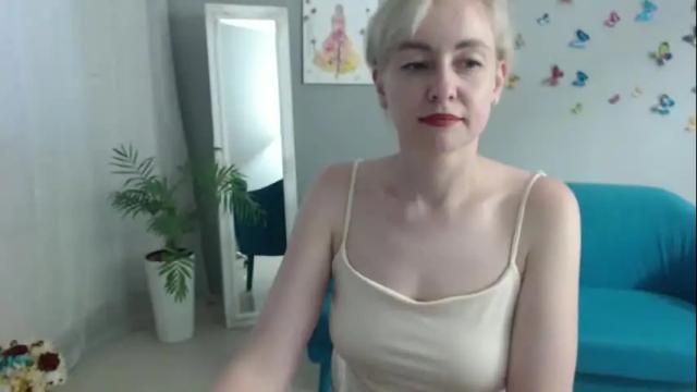 Image 2 of blondy_mom Stream on Chaturbate on 1 month ago