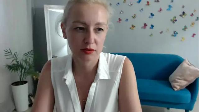 Image 8 of blondy_mom Stream on Chaturbate on 19 days ago