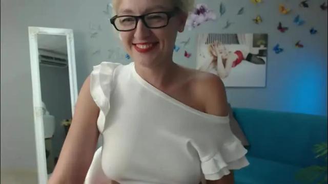 Image 3 of blondy_mom Stream on Chaturbate on 2 months ago