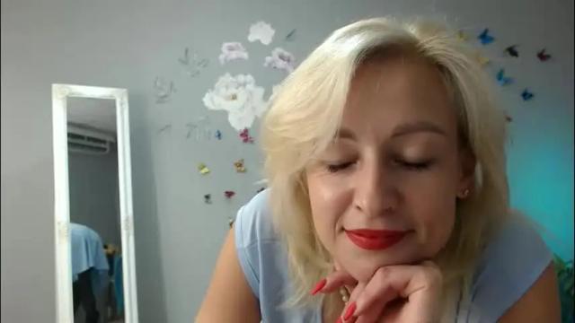 Image 12 of blondy_mom Stream on Chaturbate on 1 month ago