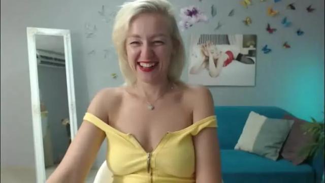 Image 8 of blondy_mom Stream on Chaturbate on 1 month ago