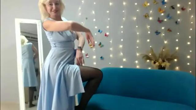 Image 10 of blondy_mom Stream on Chaturbate on 1 month ago