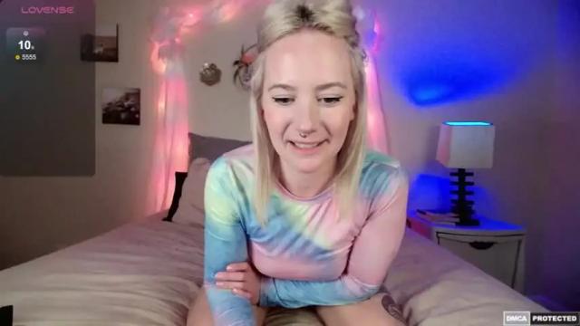 Image 11 of blondybo Stream on Chaturbate on 14 months ago
