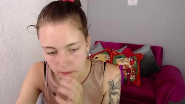 Image 4 of blondyfuckass Stream on Chaturbate on 19 months ago